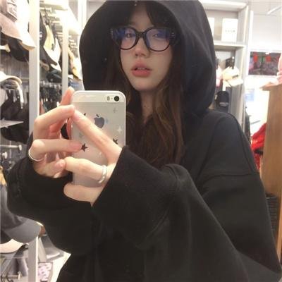 抓娃娃之父凭女贵